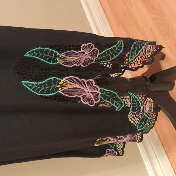 RARE VINTAGE Bali Crochet Cutwork Dress in Black - Picture 4 of 5